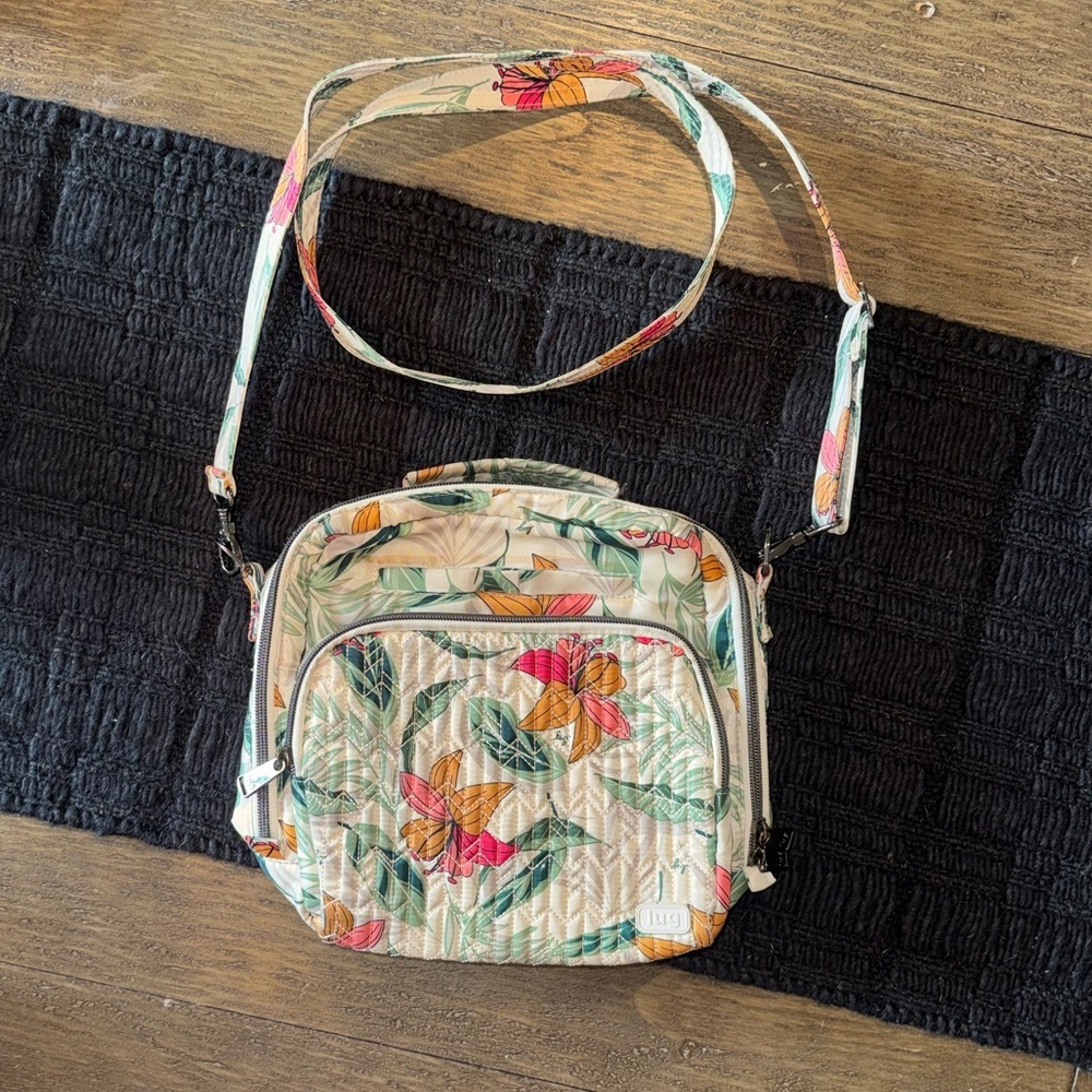 Lug Ranger Floral Print Tropical Multi-Pocket Travel Crossbody Purse Lily Sand - Picture 1 of 9